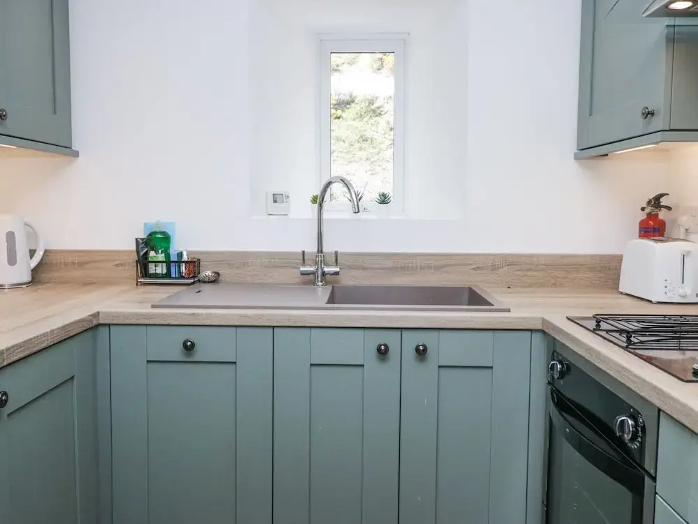 Riverside Cottage No 3