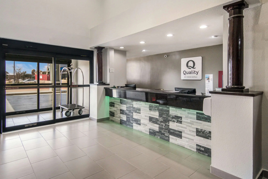 Quality Inn & Suites Fort Worth - Fossil Creek