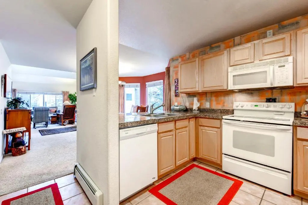 Three-Bedroom Spacious Condo 206 at Bay Club