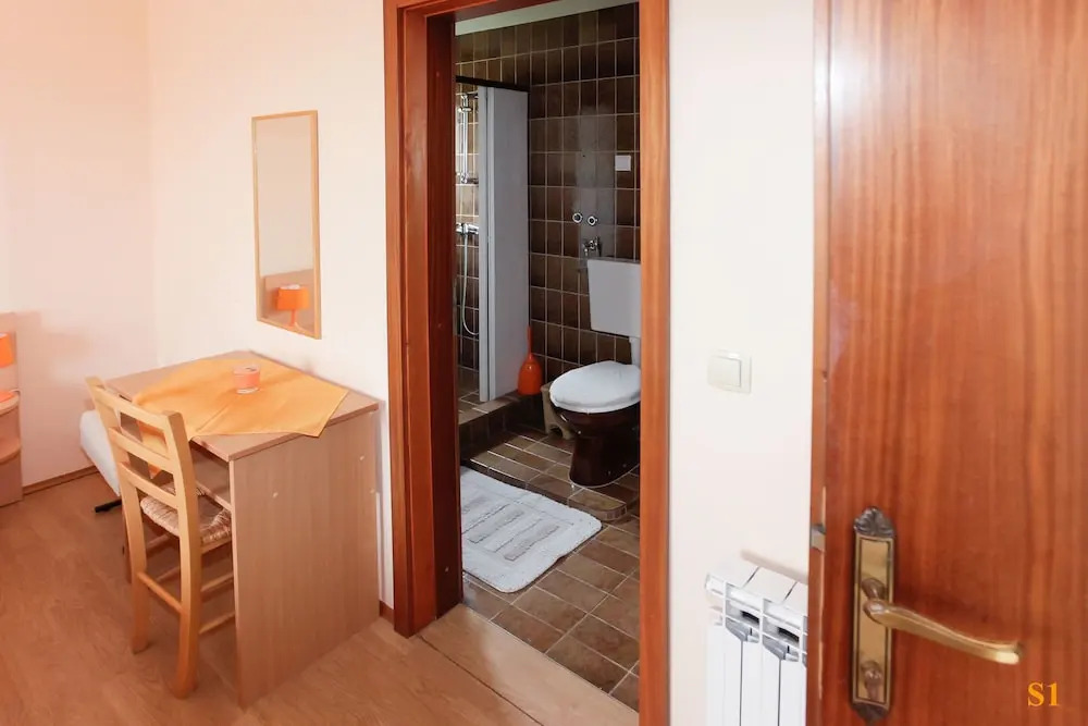 Apartments and Room Drazen