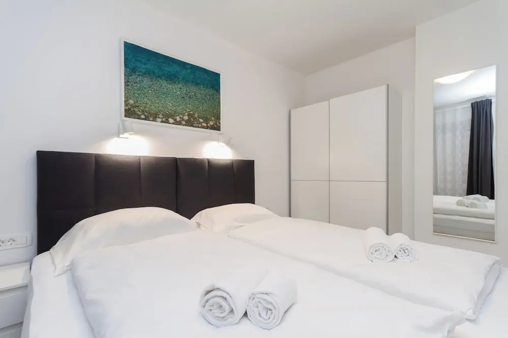 Premium City Center Apartment Tartini 1