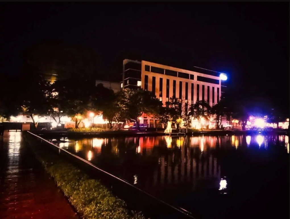 Seda Capitol Central Bacolod City