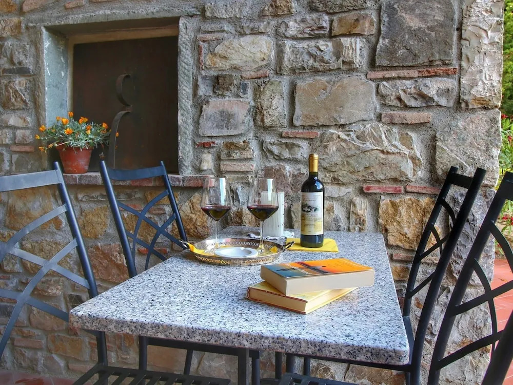 Apartment in Radda With Garden