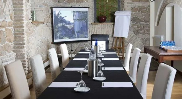 Palm Gallery Hotel