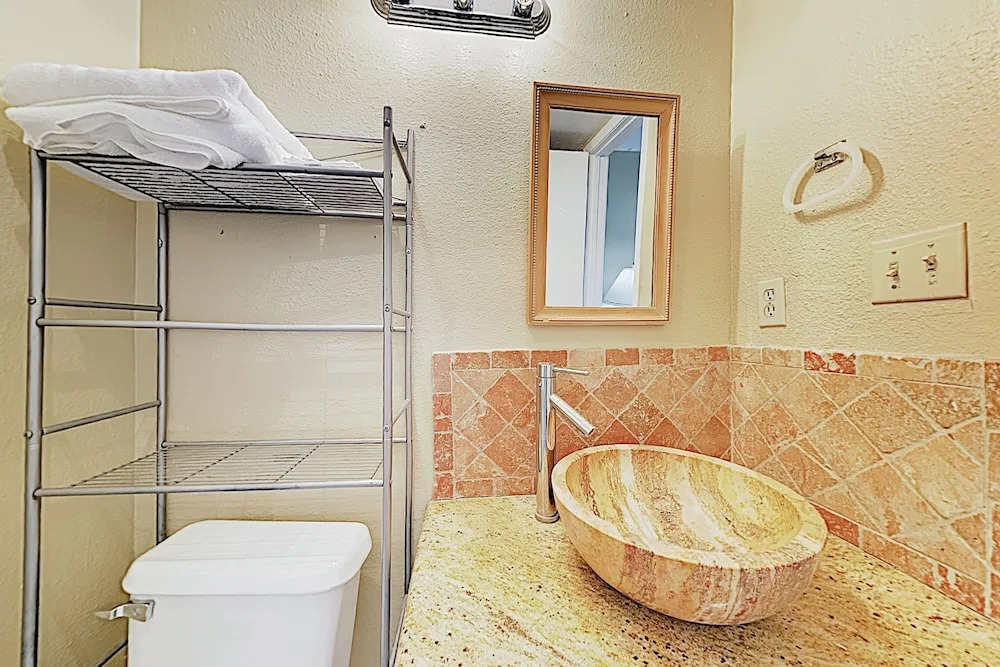 New Listing! Coastal W/ Pool - Walk To Beach 2 Bedroom Condo