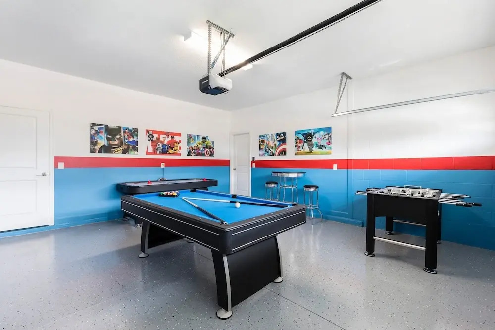 Luxe Champion's Gate Home w/ Pool, Spa, Gameroom