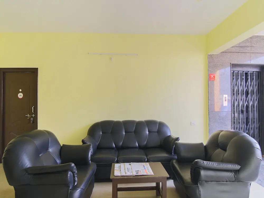 OYO 10743 Silver Villa Guest House
