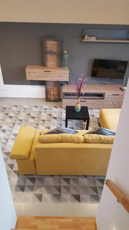 NiMa 2022 apartman, Okrug Gornji