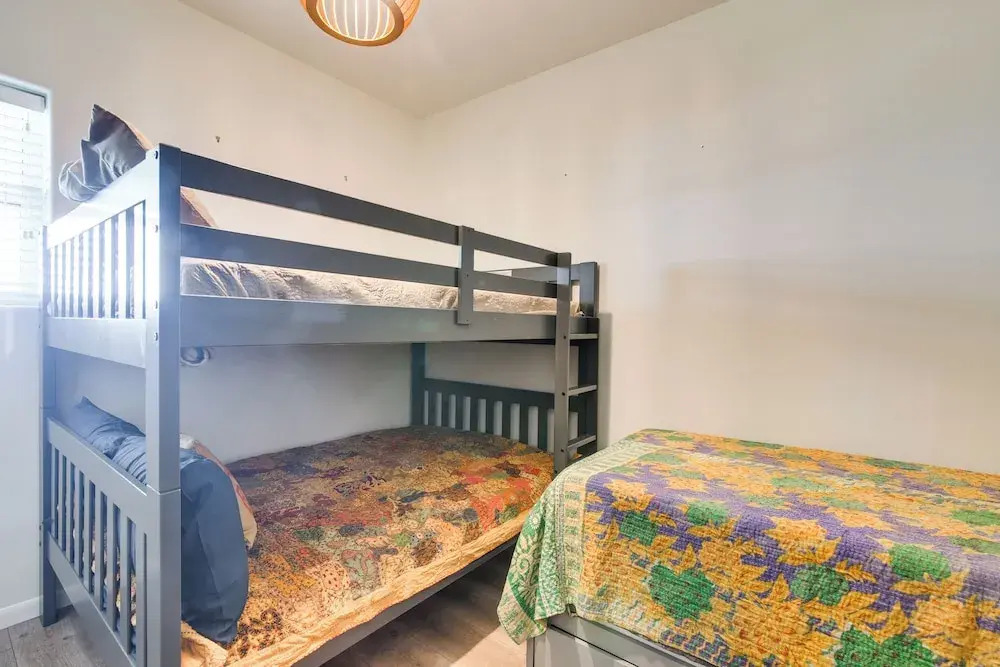 Pool Access, Walk to Beach: Galveston Condo!