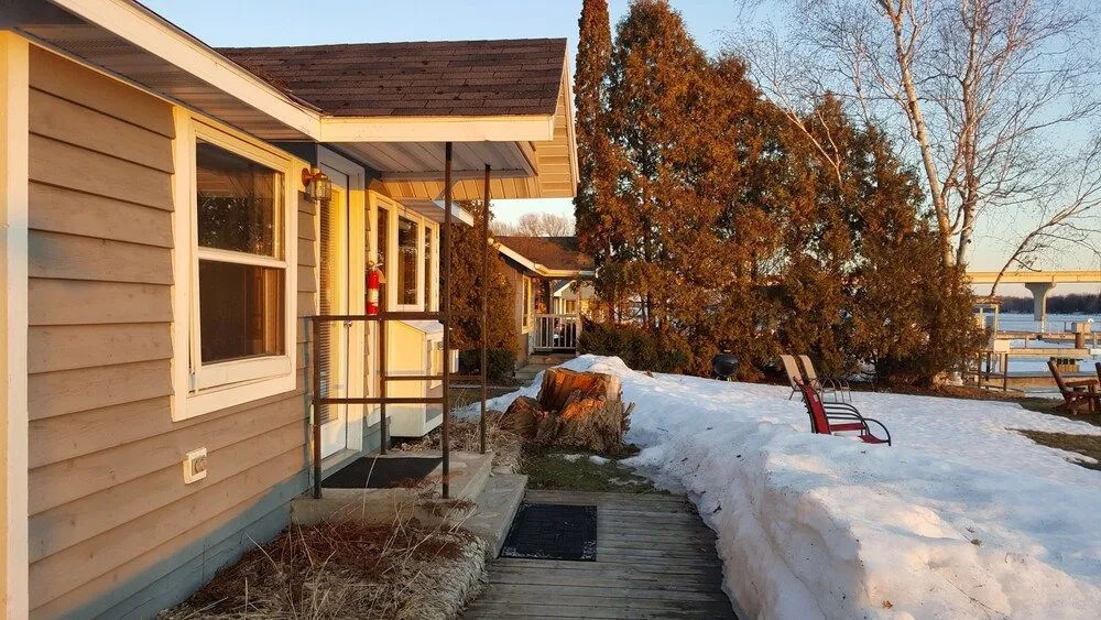 Snug Harbor Inn