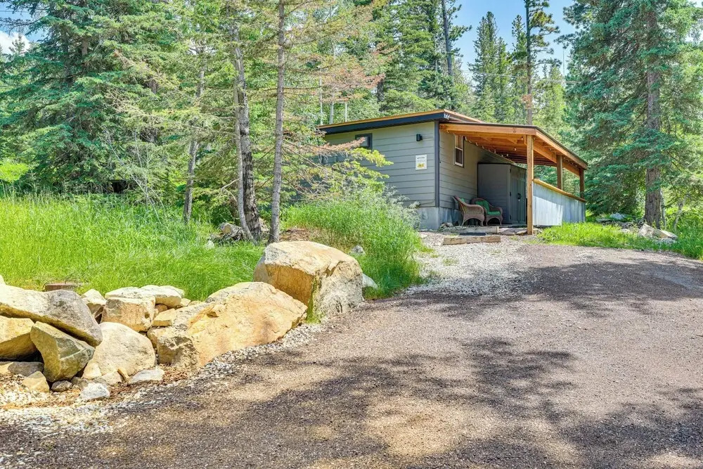 Scenic Lead Cabin: Steps to Terry Peak Ski Area!