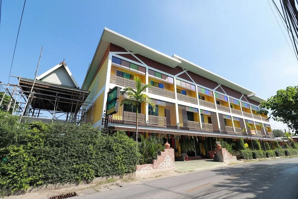 Faikham Hostel