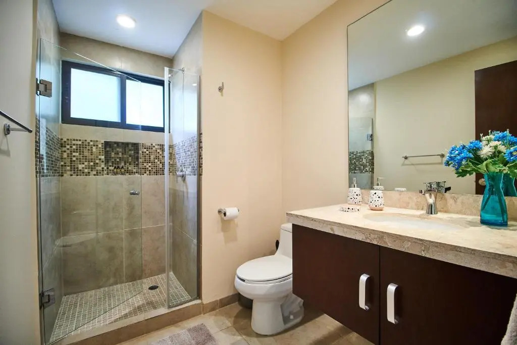 2 BD apartment in popular condominium-190MBPS WIFI