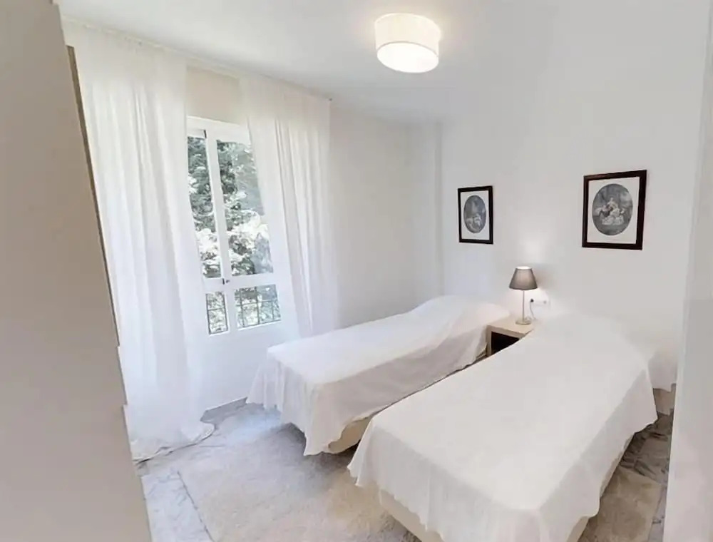 Modern Apartment Near Puerto Banus