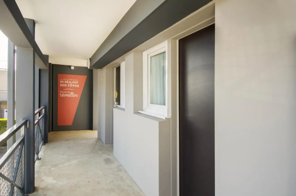 B&B HOTEL CHARTRES Le Forum