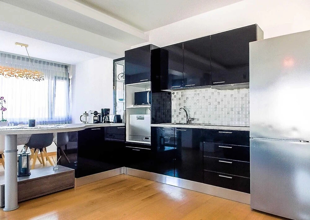 Stylish 2 Bedroom Apartment Spectacular Sea View