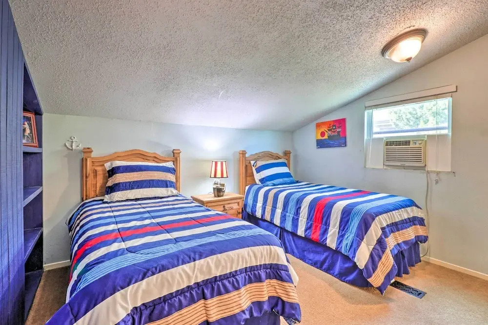 Lakefront Home w/ Point Venture Golf Access
