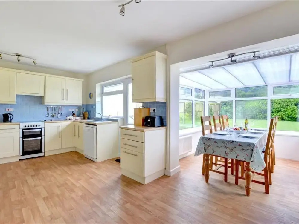 Holiday Home Crescent