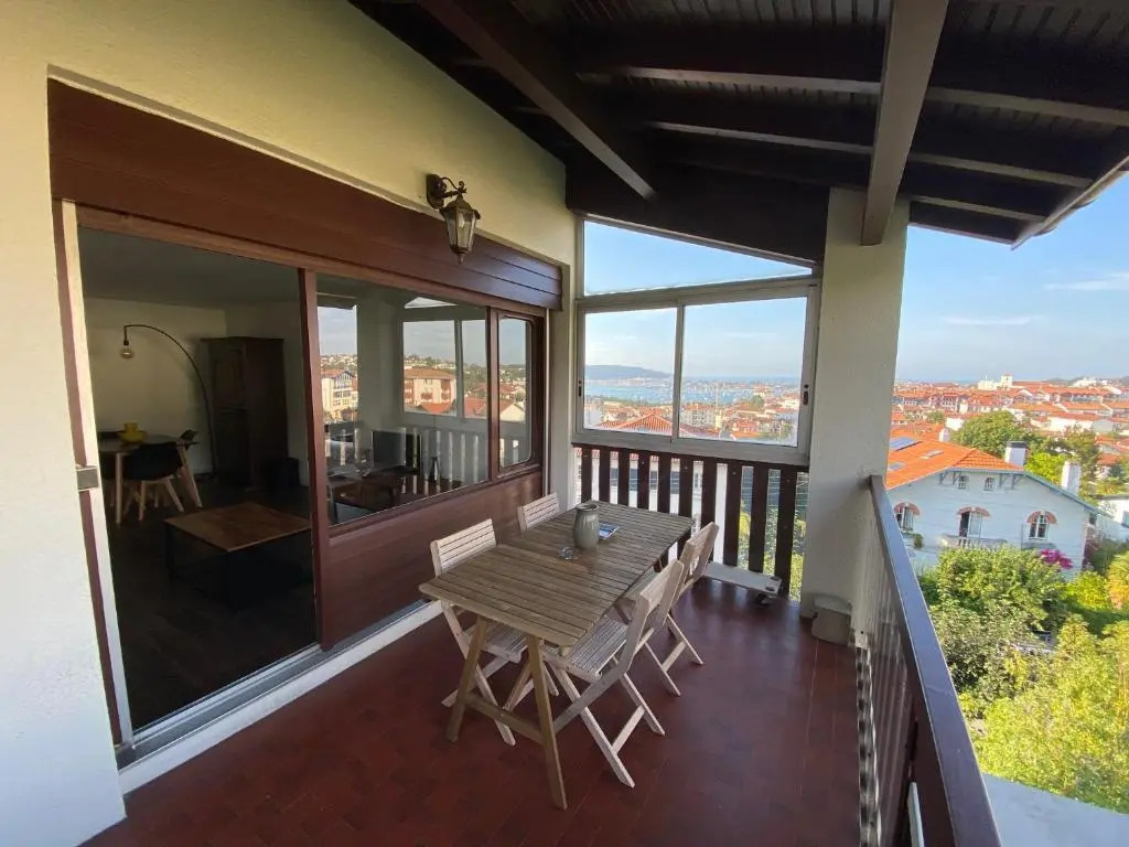 Appartement T3 Terrasse Vue Mer En Centre Ville