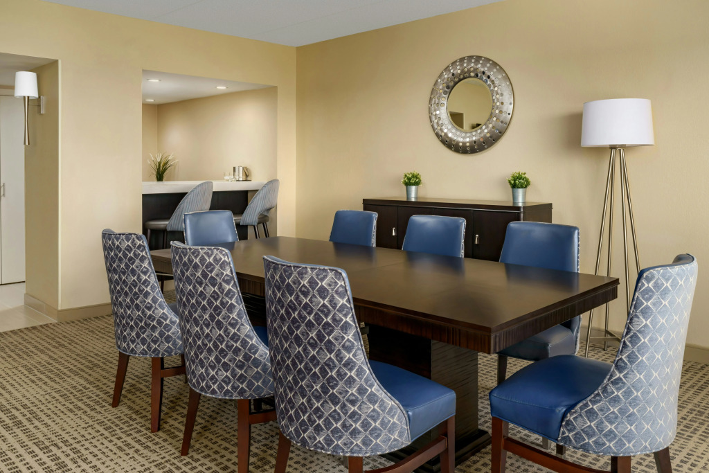 DoubleTree by Hilton Orlando Airport Hotel
