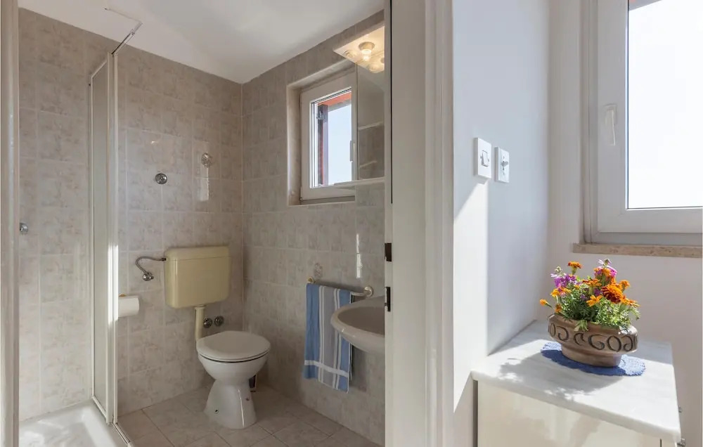 Awesome apartment in Rovinj w/ 3 Bedrooms