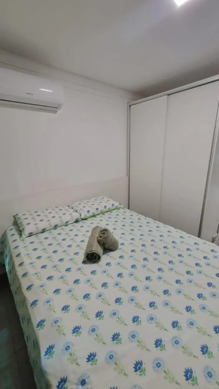 Confortável Flat com piscina de borda infinita na cobertura