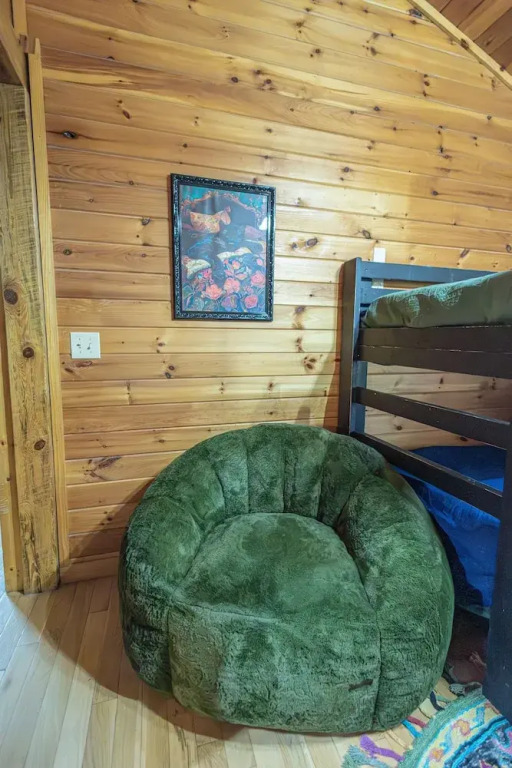 Majestic Springs Lodge 3 Bedroom Cabin by RedAwning