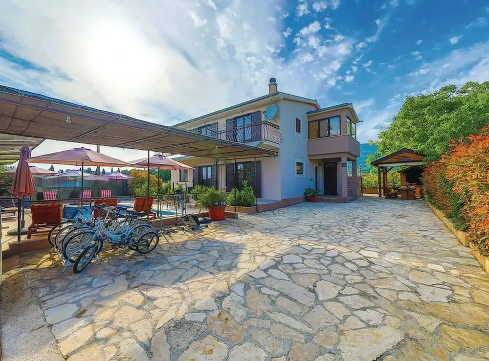 Mediterranean Stylish Villa with Pool in Kastel Stari