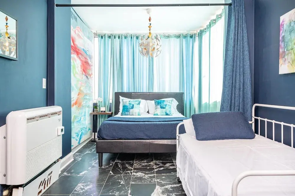 ATL Downtown Condo with Free Parking