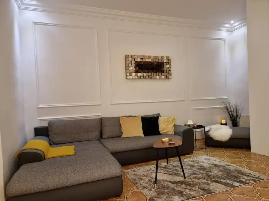 Sissi Royal Suite - Inner City 4 bedroom apartment