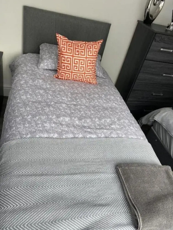 New House Close to LFC and City Centre