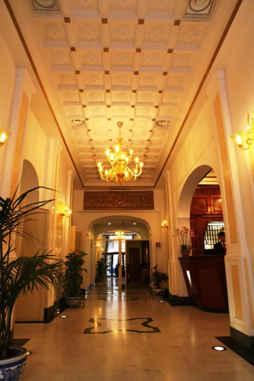 Отель Augusta Lucilla Palace