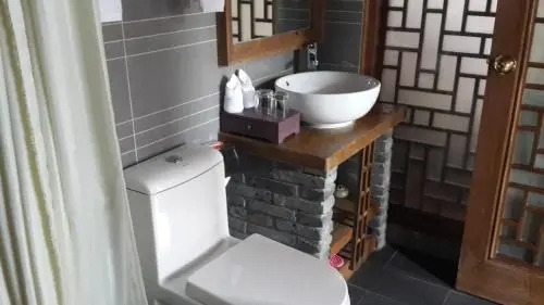 Lijiang Xianshe House