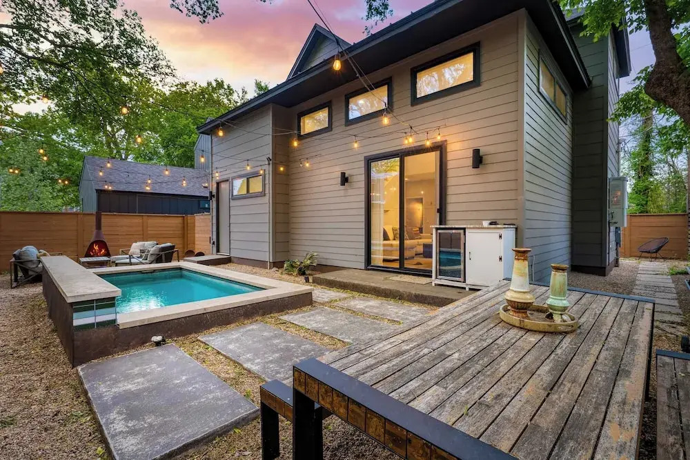 Private Pool, Firepit, Patio Steps to East Austin Dining, Music, Art, Murals