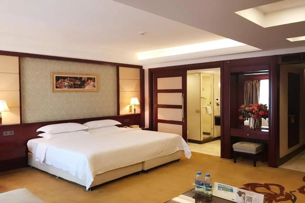 Vienna Hotel Foshan Lecong Furniture Mart