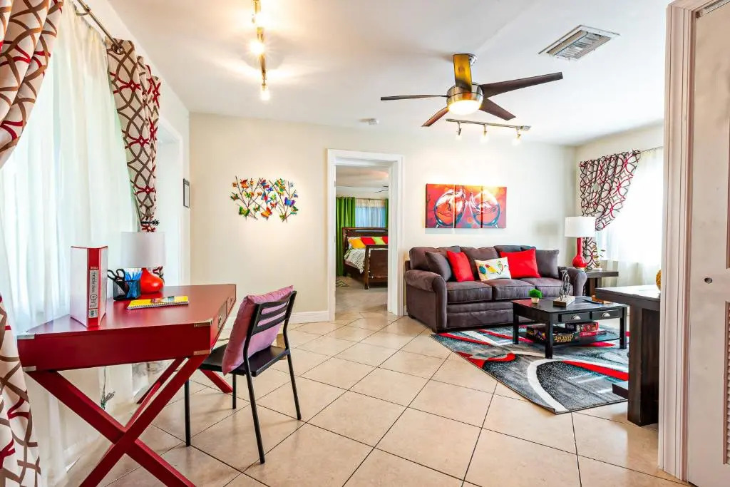 Hainsley Apartments at 1136