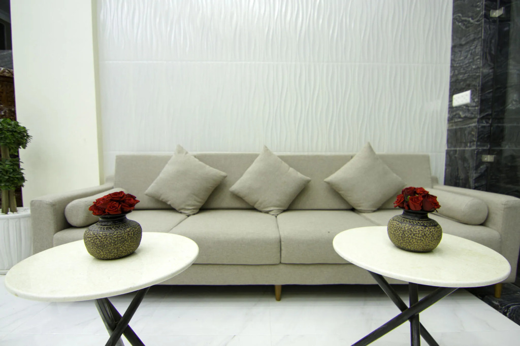 Rose Emerald Hotel