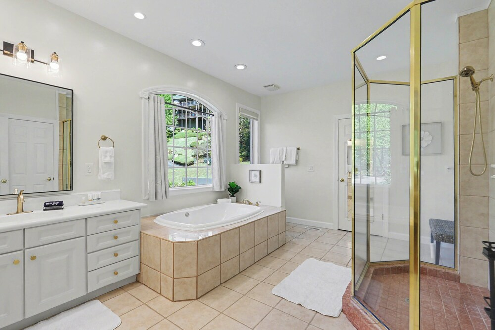 Chic Sky Valley Resort Home on Golf Course!