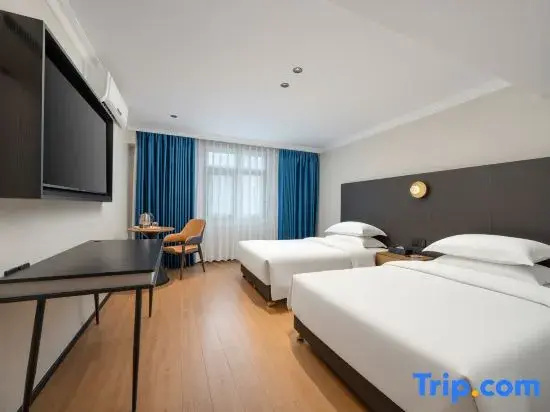 Hotel Eight Season (Shenzhen West Village Subway Station Branch)