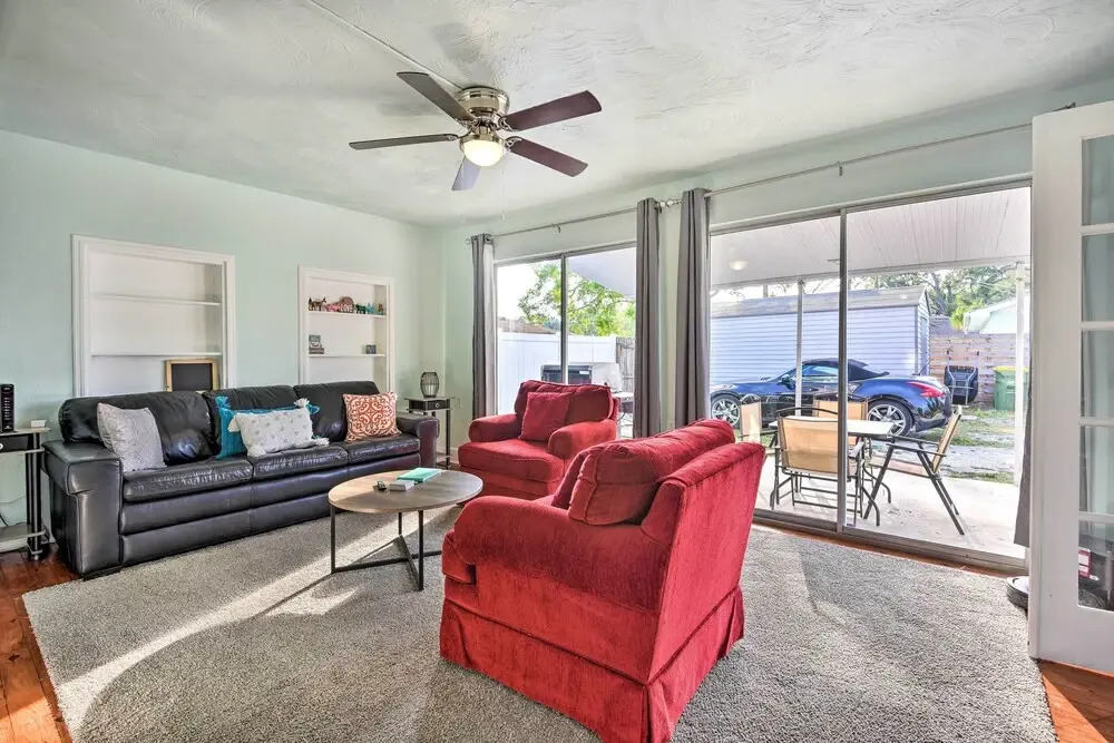 Centrally Located Home - 7 Miles to Siesta Key