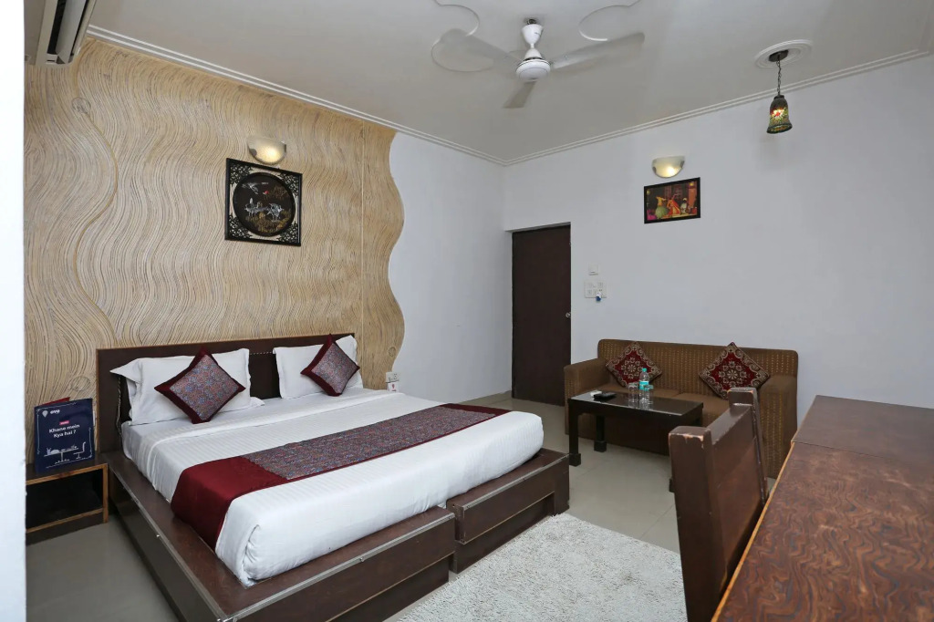 Hotel Om Paradise by OYO