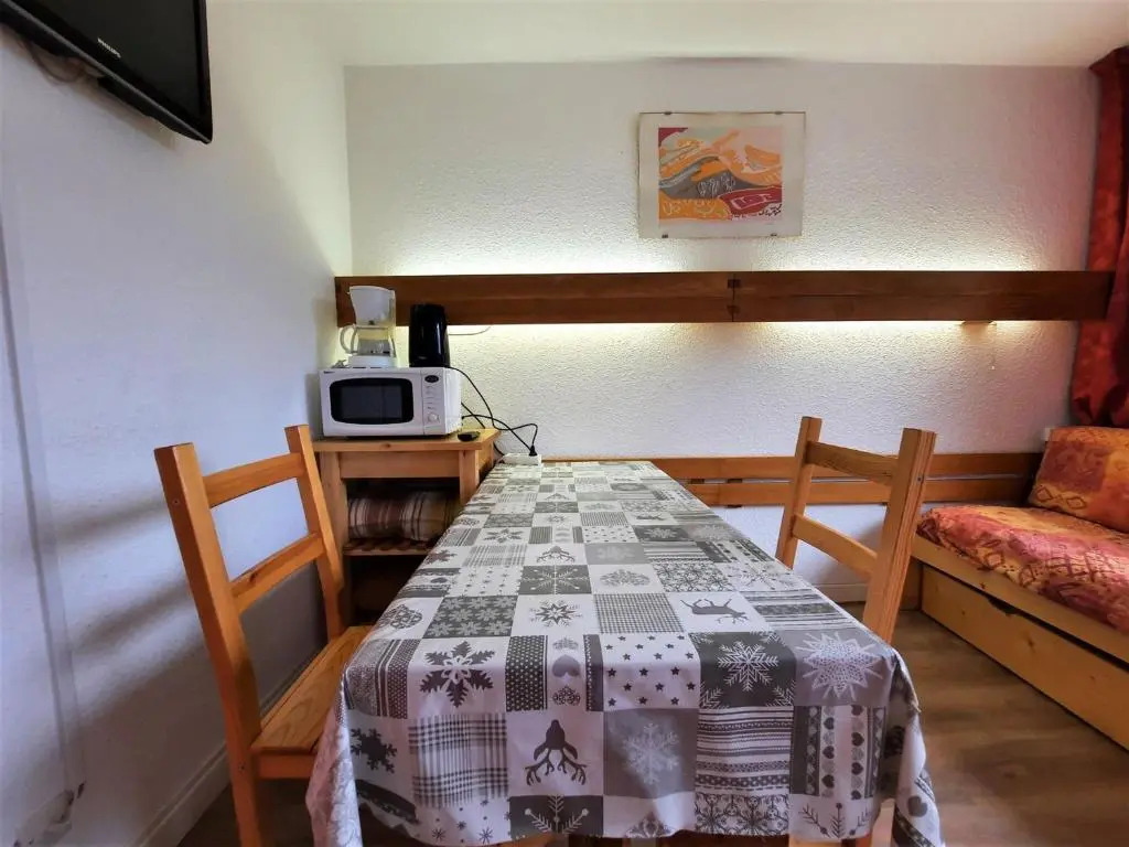 Appartement Les Menuires, 1 pièce, 2 personnes - FR-1-452-216