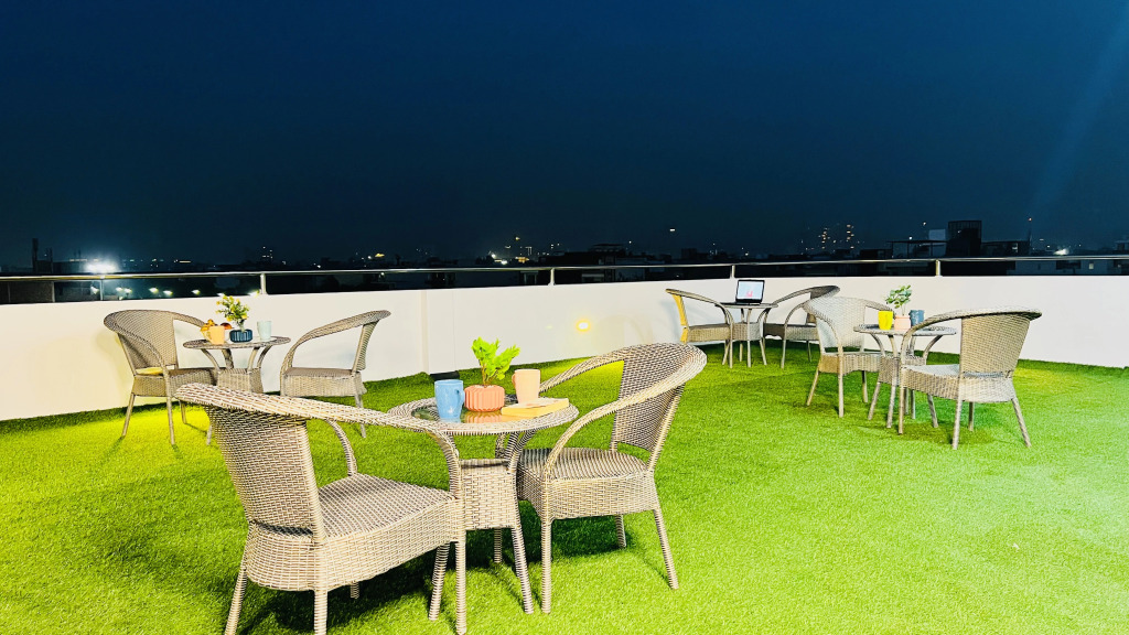 BluO Studio Noida - Balcony, Terrace Garden, Gym