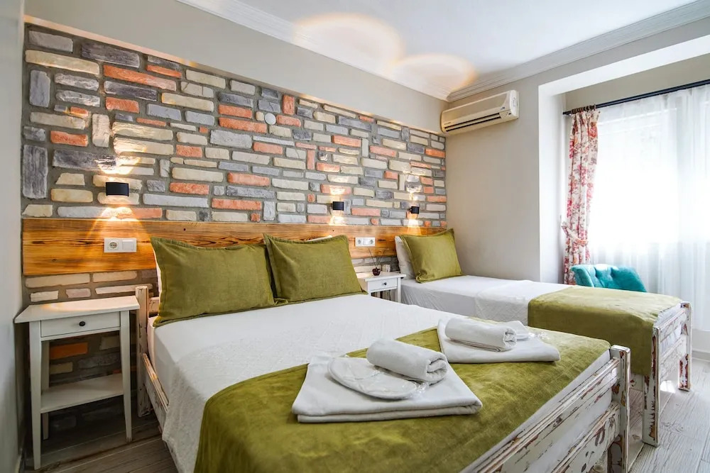 Ilyada Hotel