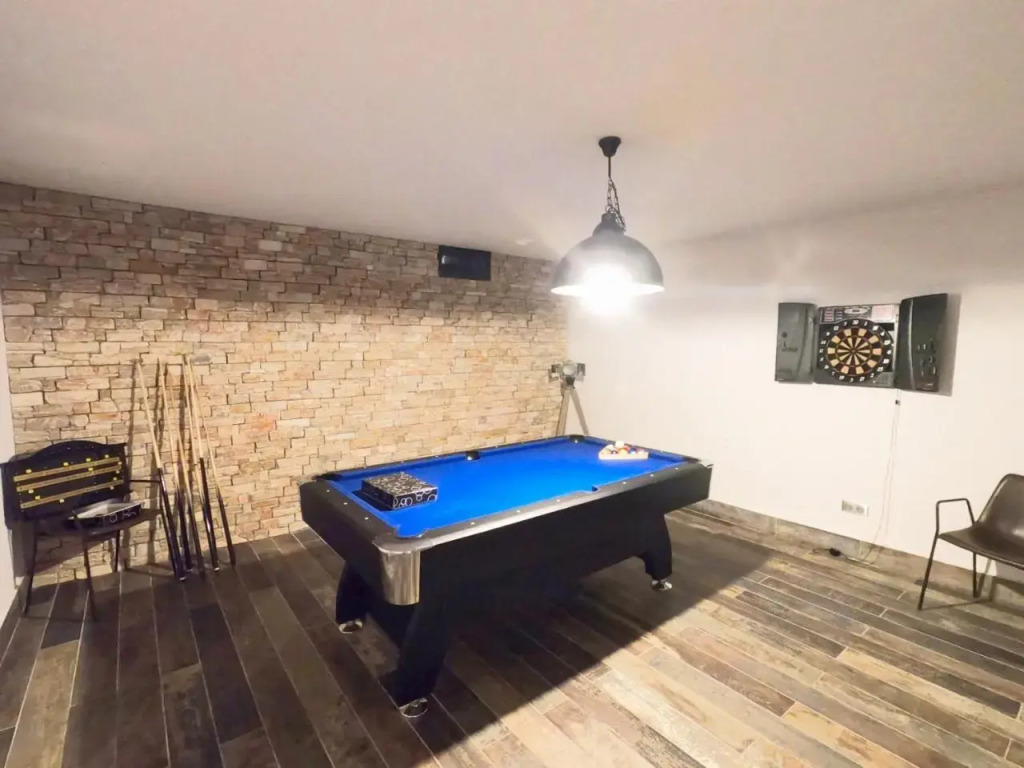 Superbe Maison 6 Ch, 4 Sdb, Terrasses Et Billard