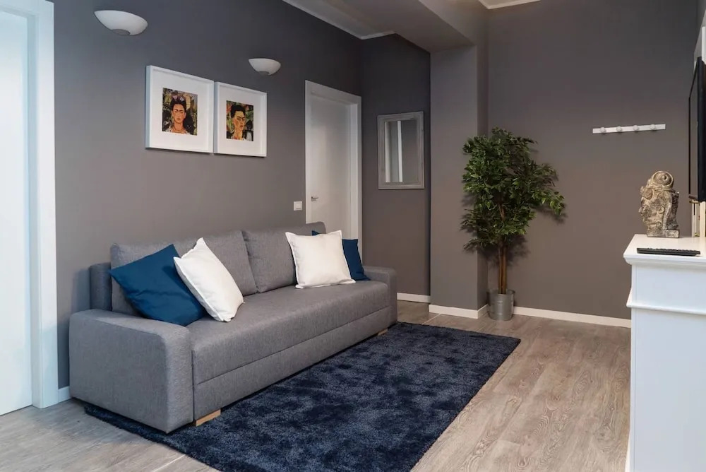 Large Apartment near City Center