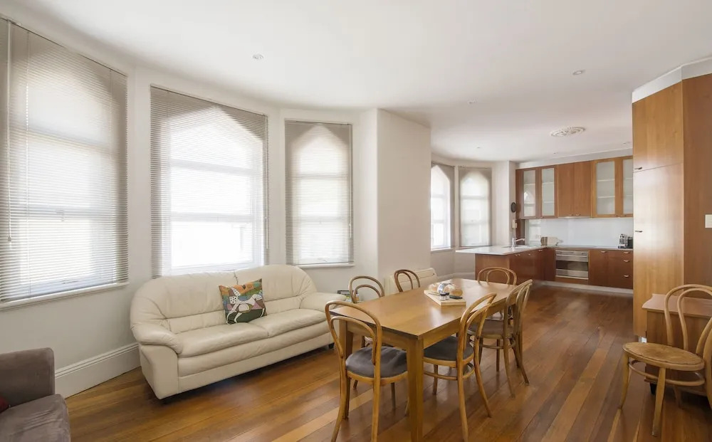 Roxburgh House Apartments