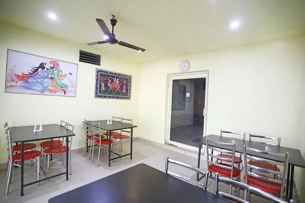 OYO 10875 Optimum i Hotel