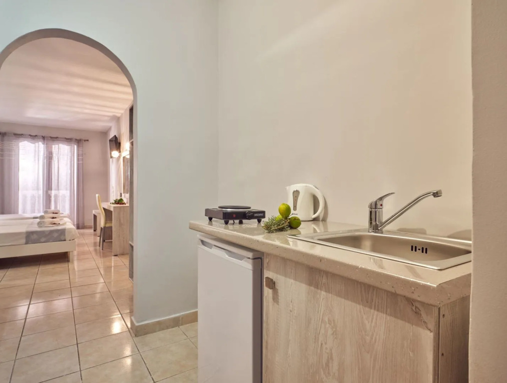 Savvas-Deval Hotel