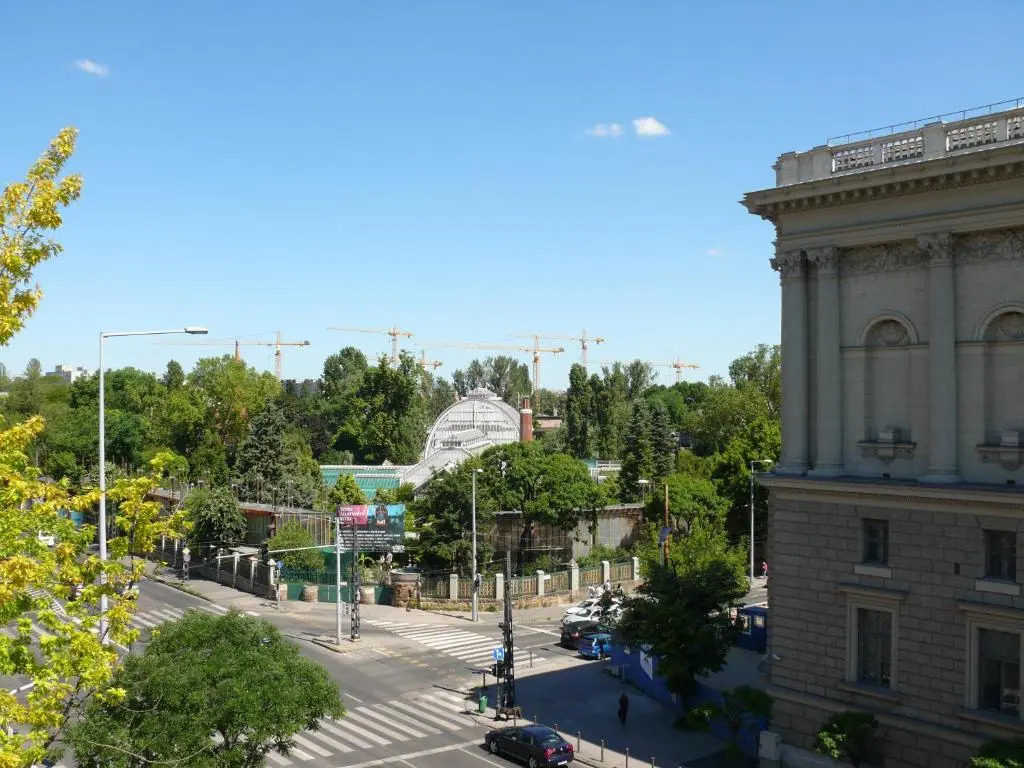 Heroes' Residence